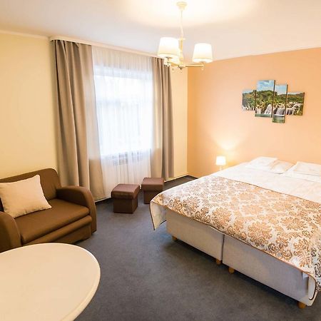 Ankur Hotell Mustvee Exterior foto
